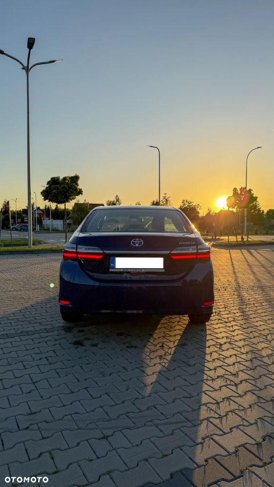 Toyota Corolla - 4