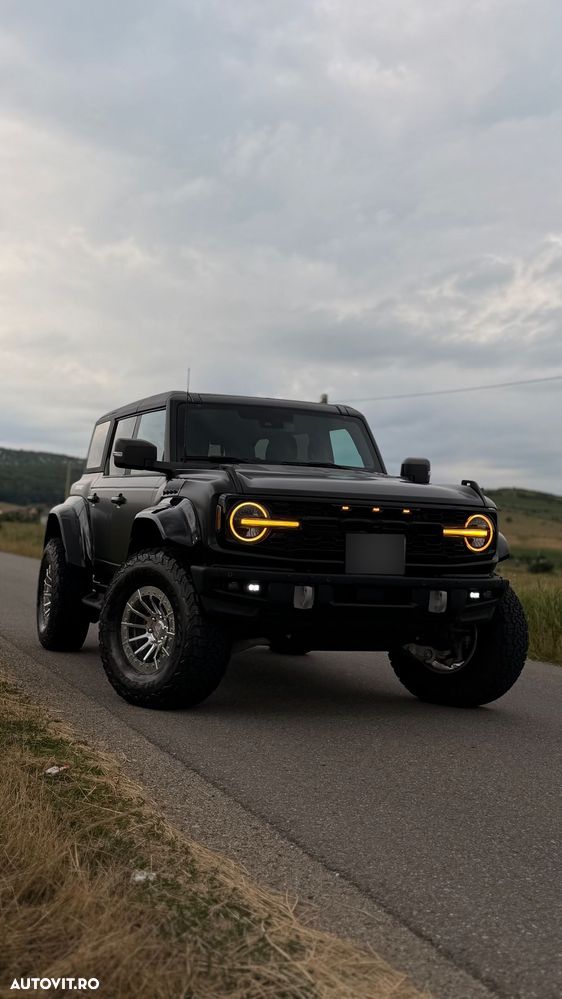 Ford Bronco - 16