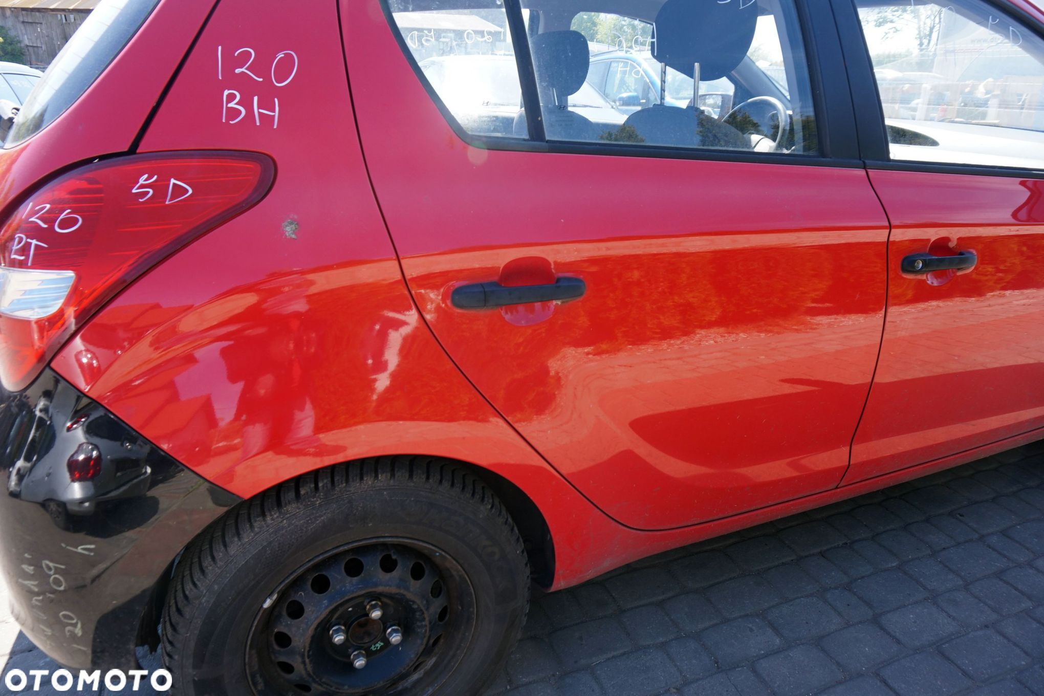 DRZWI TYLNE PRAWE I20 I 5D HB BH  CZERWONY HYUNDAI 2008-2012 - 2