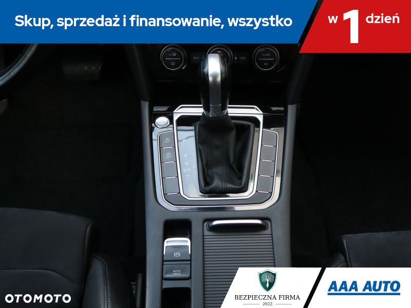 Volkswagen Passat - 17