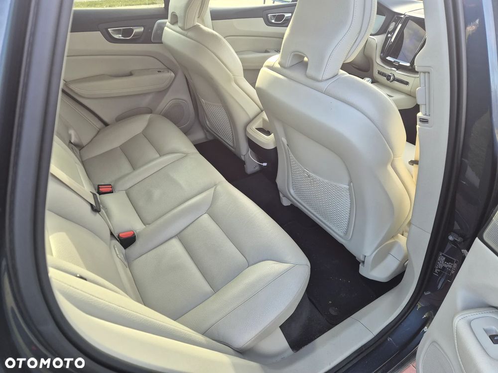 Volvo XC 60 D5 AWD Inscription - 10