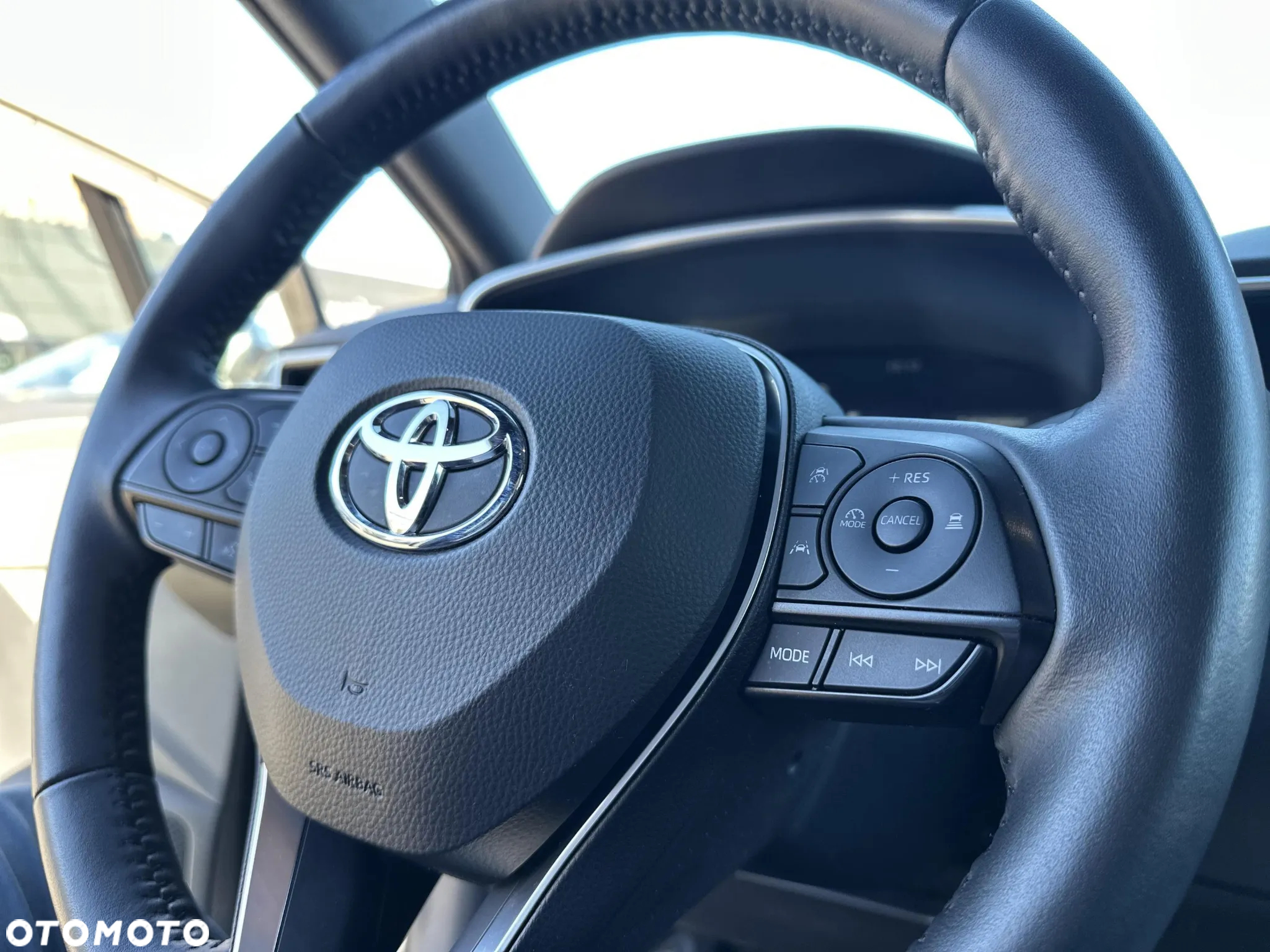 Toyota Corolla 1.8 Hybrid Style - 17