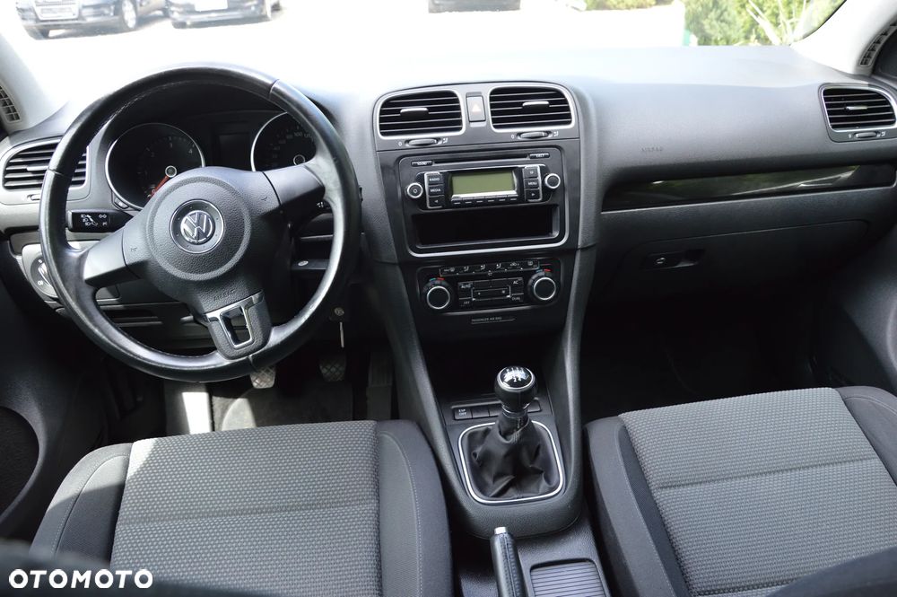 Volkswagen Golf - 6