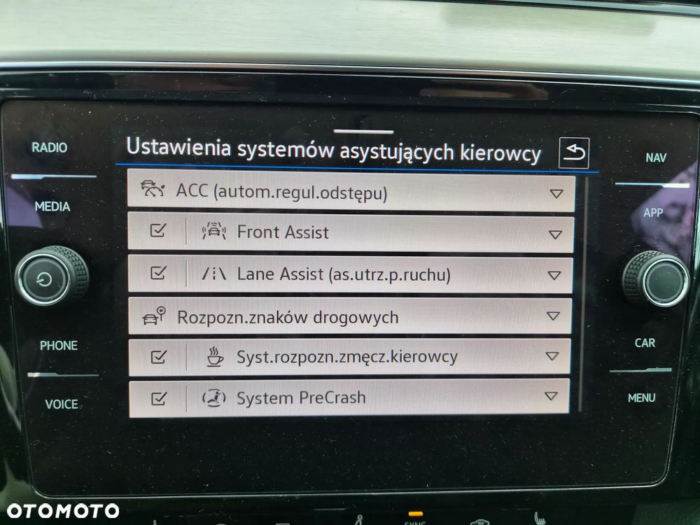 Volkswagen Passat 1.5 TSI EVO Elegance DSG - 11