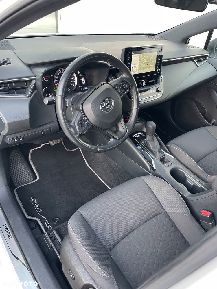 Toyota Corolla 1.8 Hybrid Business Edition - 27