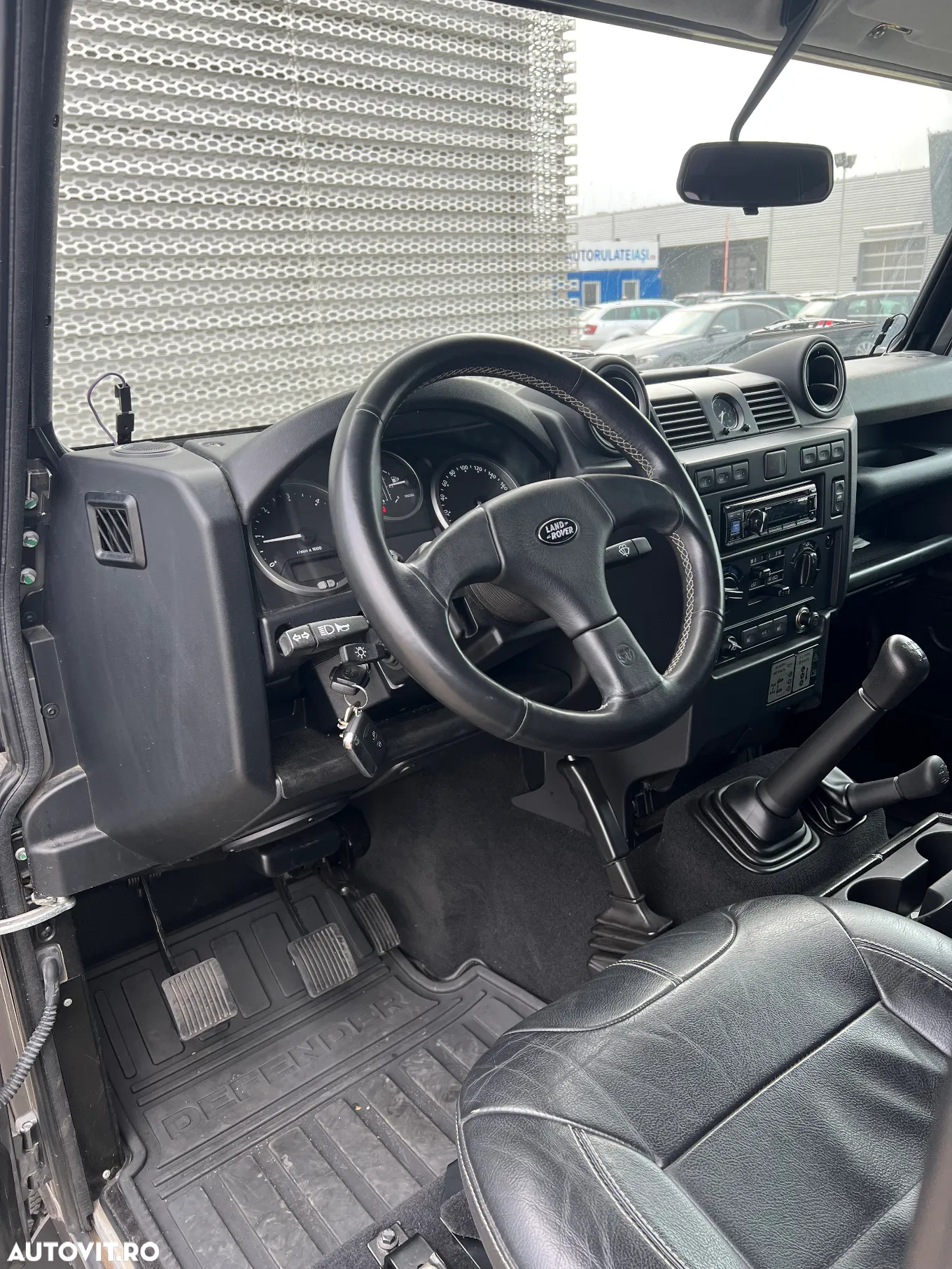 Land Rover Defender 90 2.4TD S/W E - 14