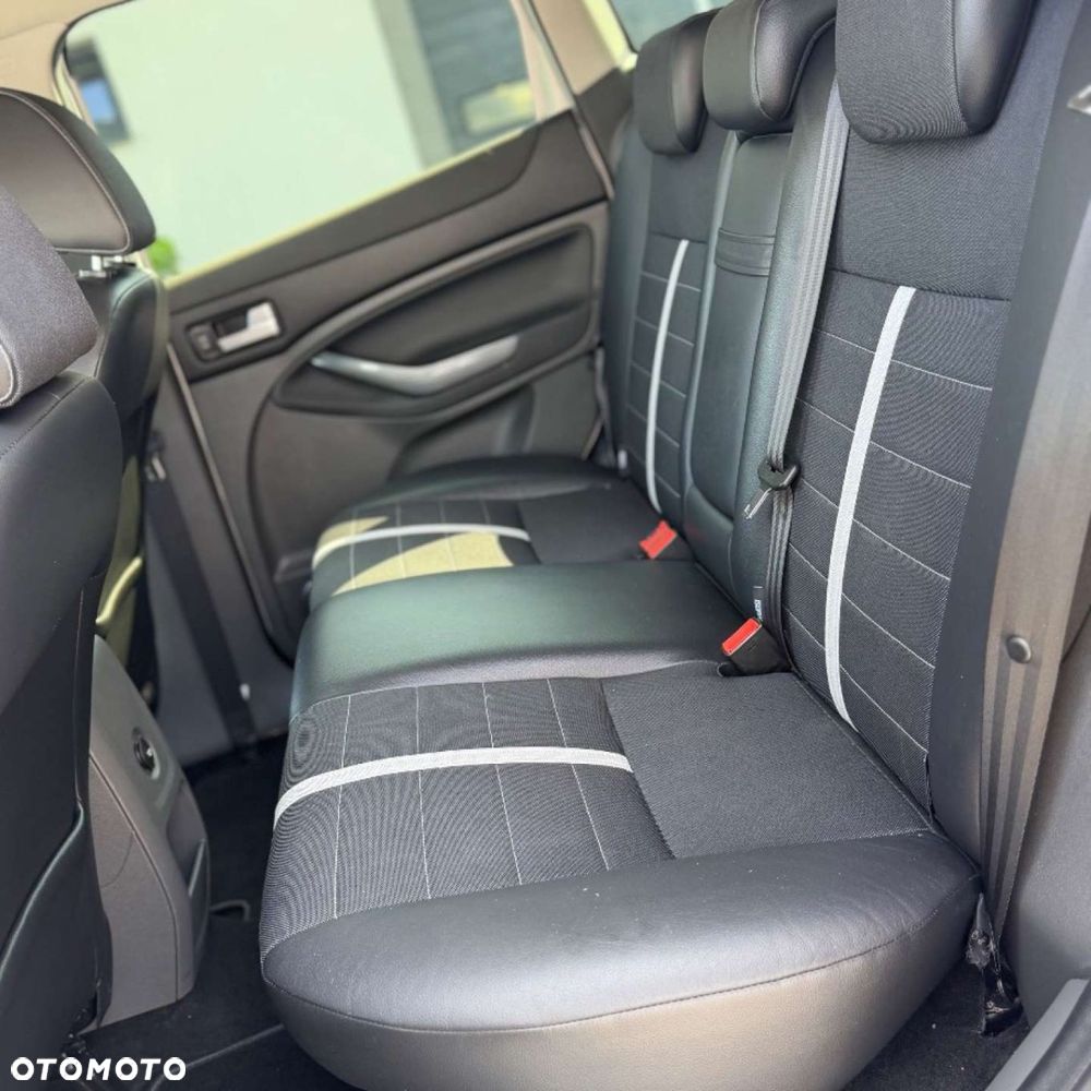 Ford Kuga - 17