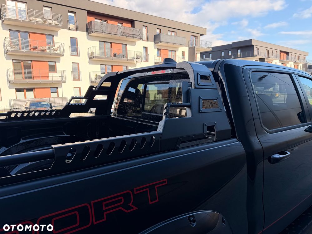 RAM 1500 Crew Cab Sport - 9