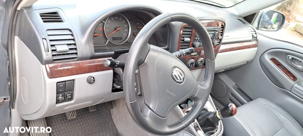 Suzuki Grand Vitara XL-7 2.0 TD Comfort + - 20