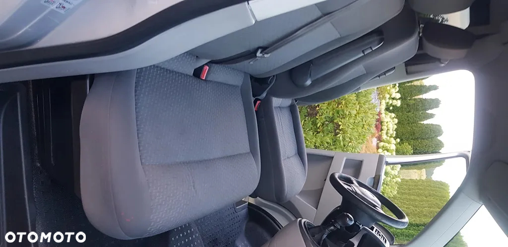 Volkswagen Transporter T5 TDI L2H1 - 12