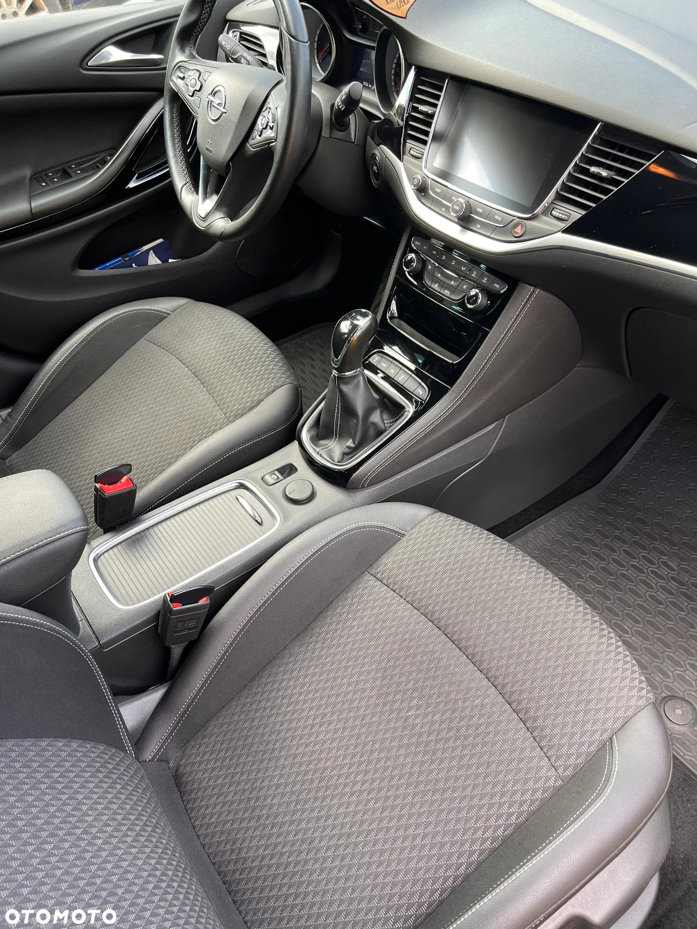 Opel Astra 1.6 Turbo Start/Stop Sports Tourer Innovation - 26