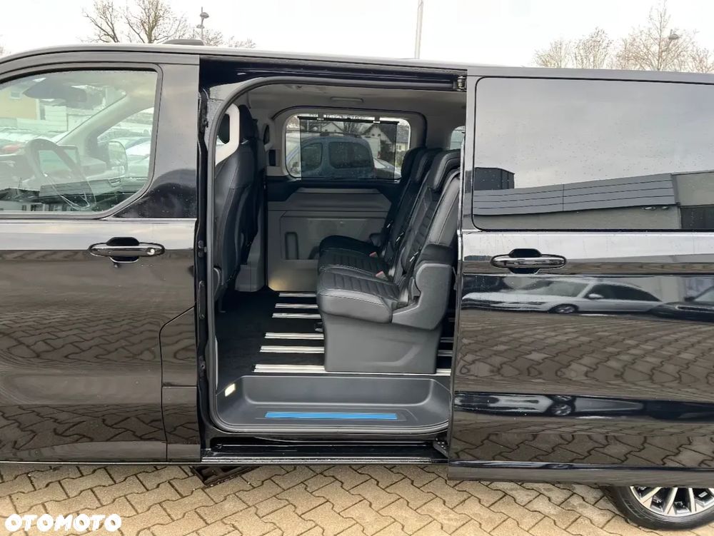 Ford Tourneo Custom - 10