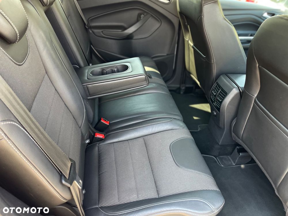 Ford Kuga 2.0 TDCi 2x4 Titanium - 16