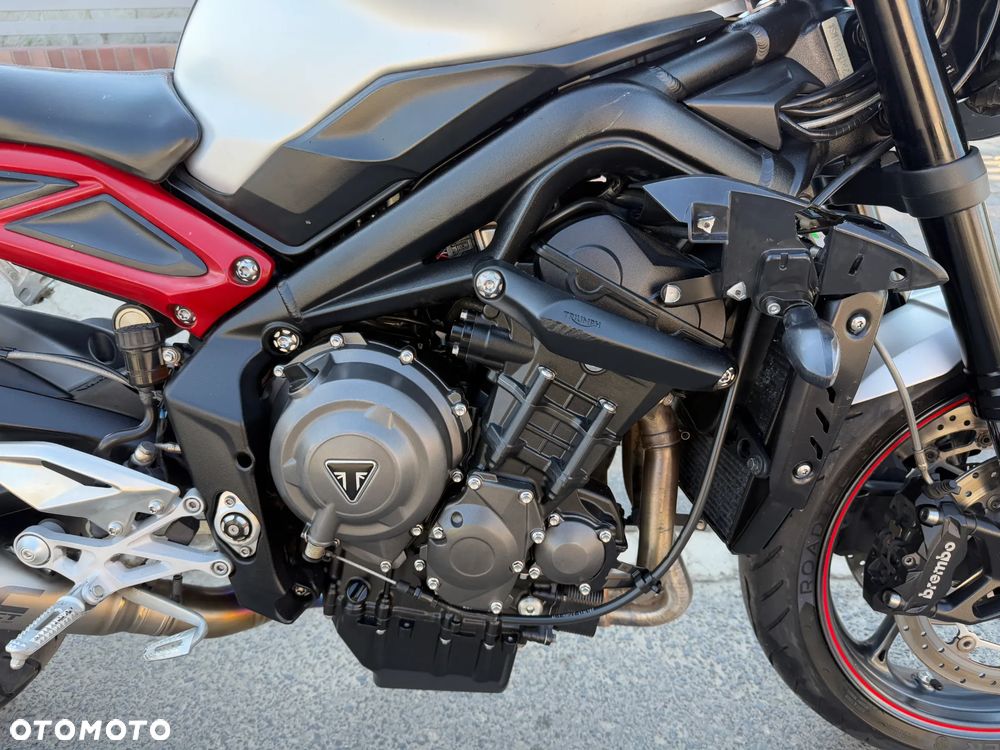 Triumph Street Triple - 15