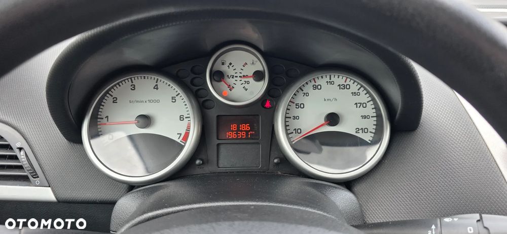 Peugeot 207 75 Urban Move - 25