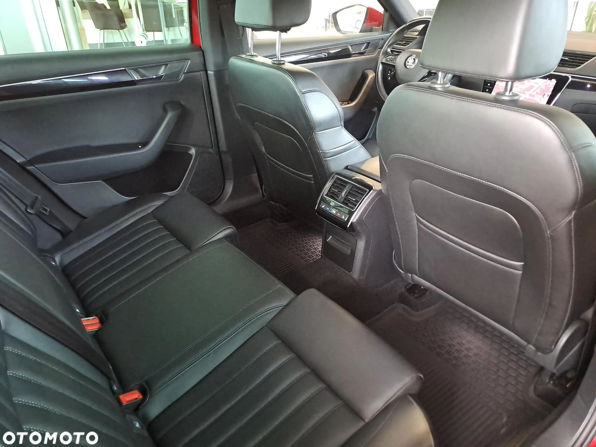 Skoda Superb 1.8 TSI L&K DSG - 11