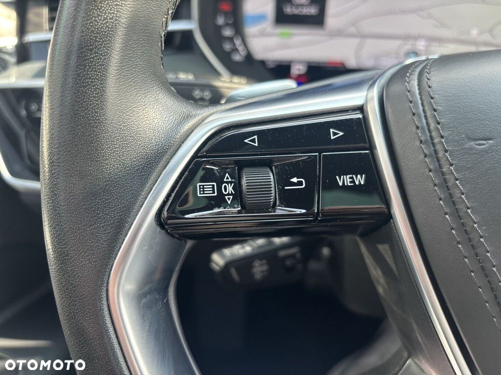 Audi A8 - 12