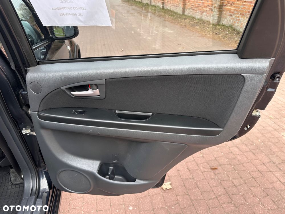 Suzuki SX4 - 23