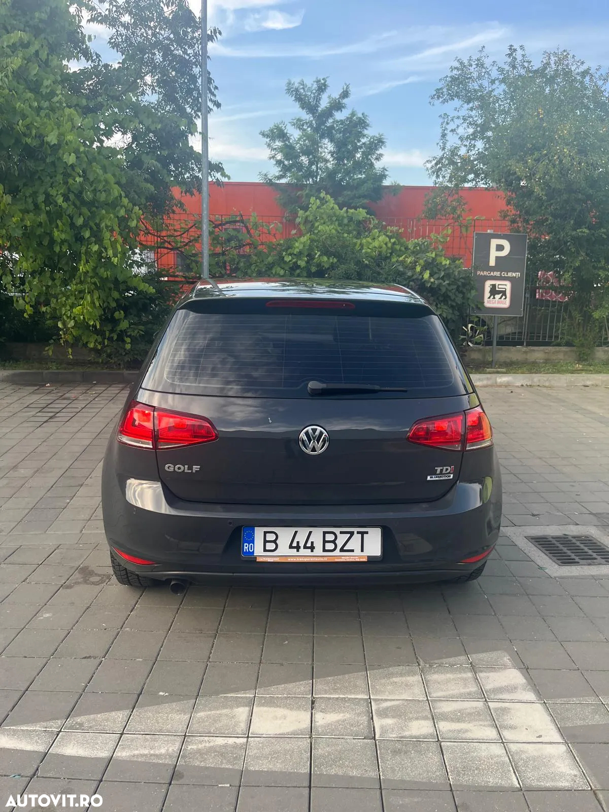 Volkswagen Golf 1.6 TDI DPF BlueMotion Technology Comfortline - 4