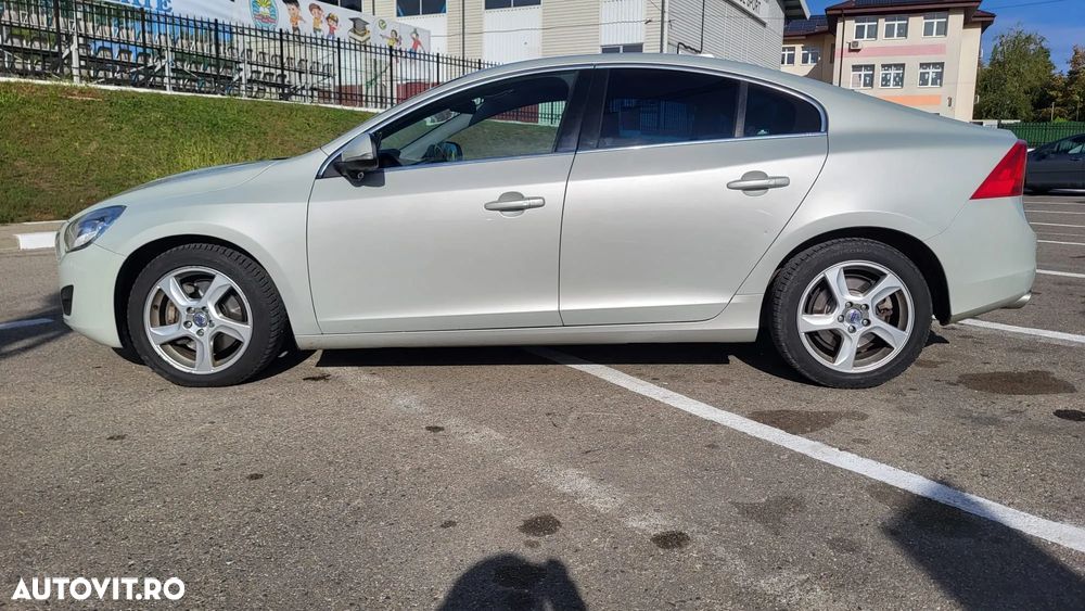 Volvo S60 D5 Summum - 3