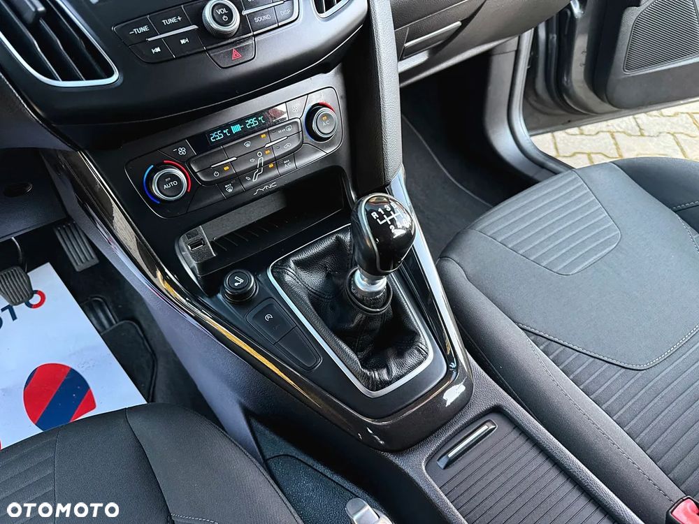 Ford Focus 1.5 TDCi DPF Start-Stopp-System Titanium - 34