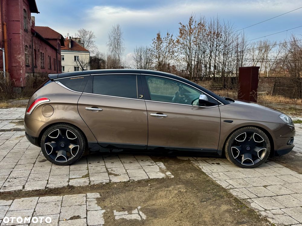 Lancia Delta 1.8 T-Jet Platinum Sporttronic - 4