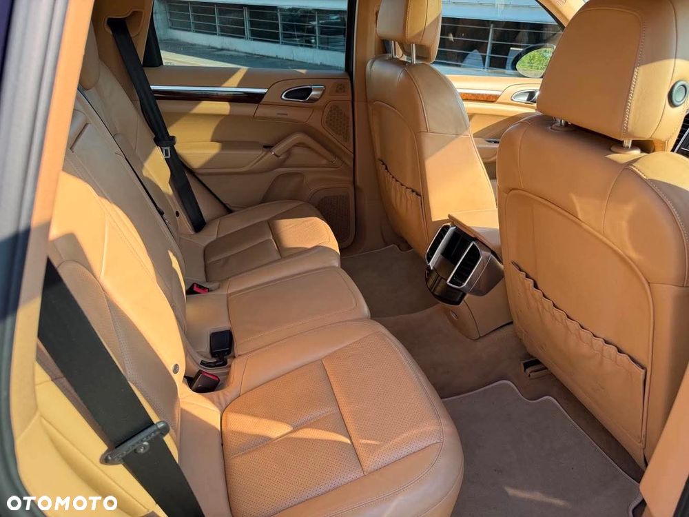 Porsche Cayenne - 13