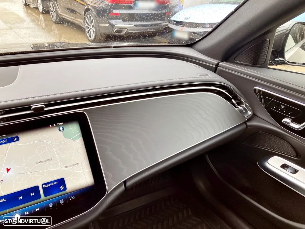 Mercedes-Benz E 300 e AMG Line - 17