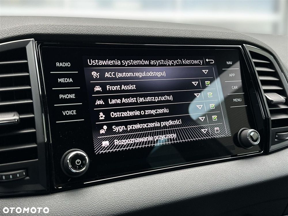 Skoda Karoq 1.5 TSI ACT Sportline DSG - 27