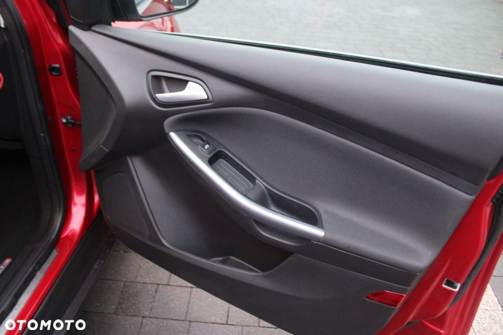 Ford Focus - 36
