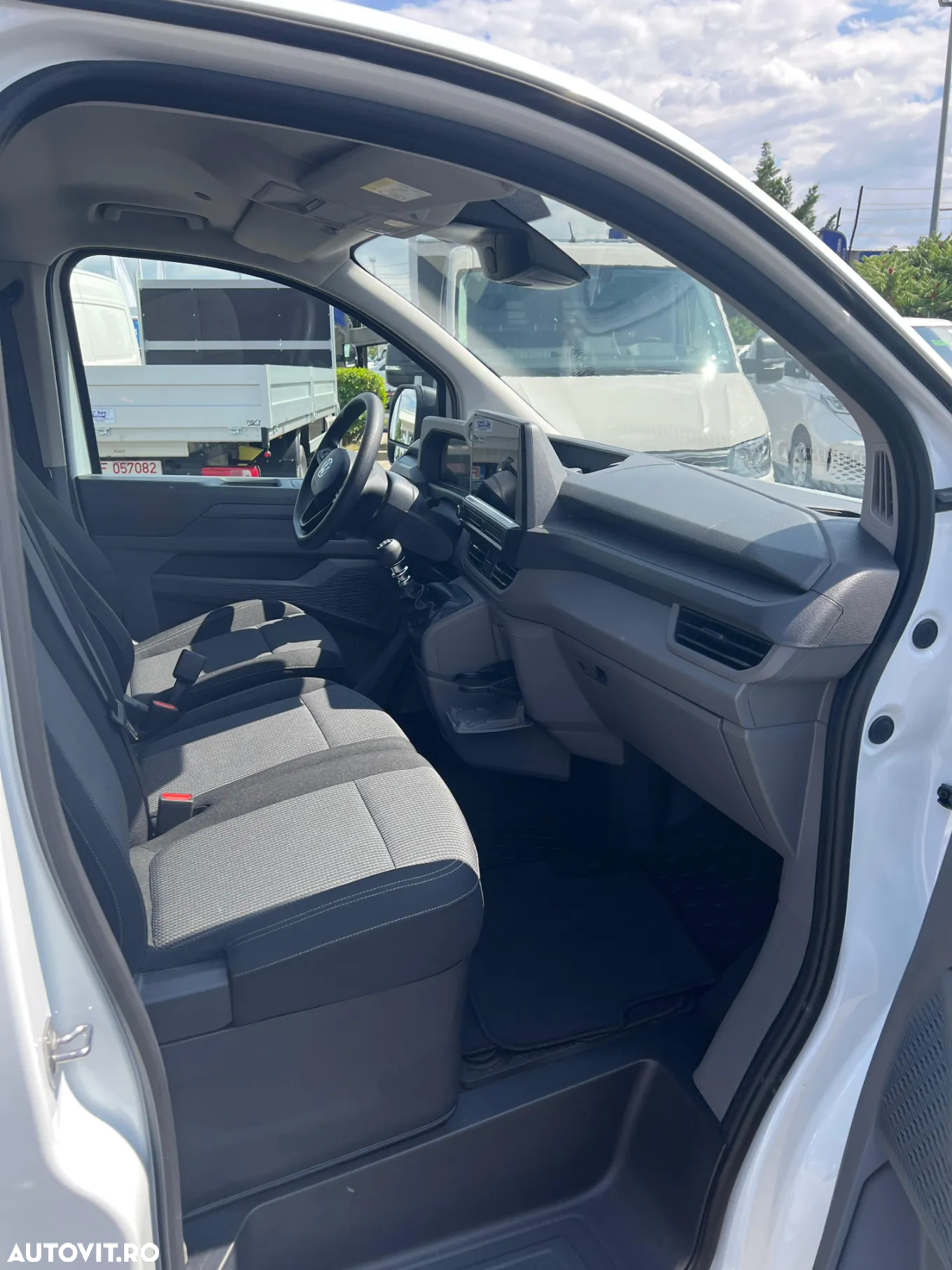 Volkswagen Transporter T7 furgon lung - 9