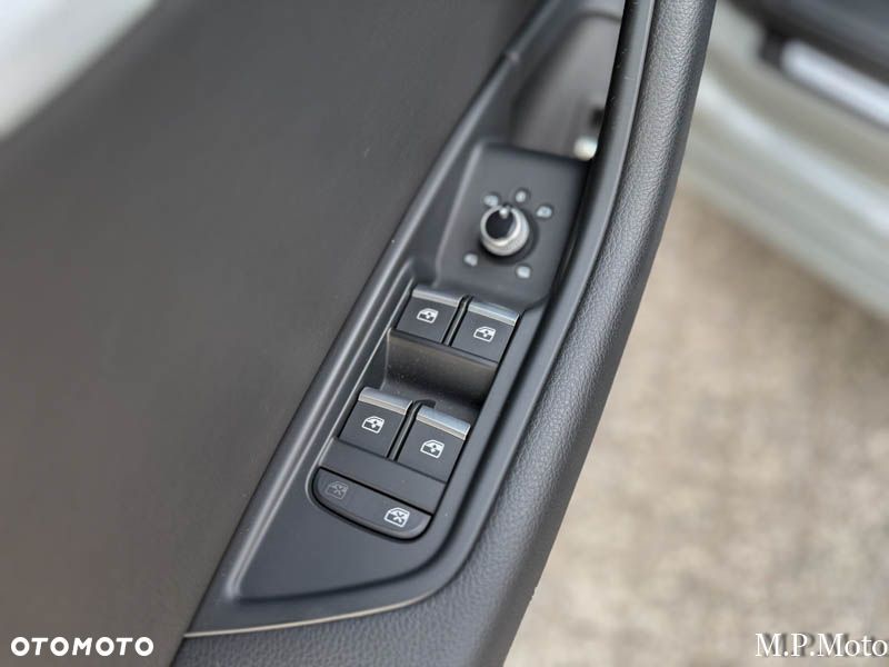 Audi A4 Avant 40 TDI quattro S tronic S line - 38