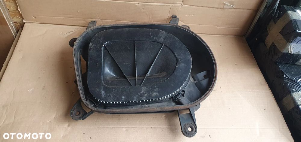 Obudowa filtra powietrza BMW X5 E70 3.0D 7812061 - 1