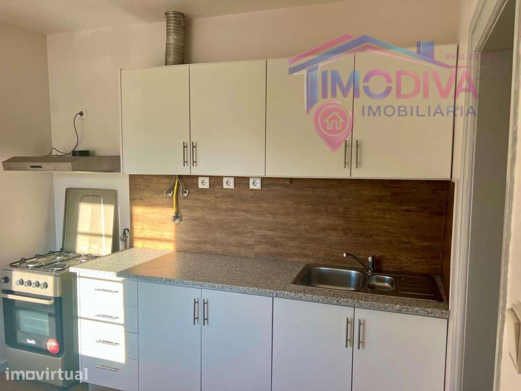 Apartamento T2+1 no centro de Figueiró dos Vinhos - Grande imagem: 2/13