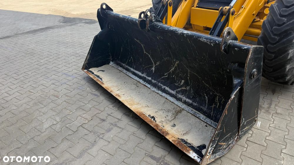 JCB 4CX - 10
