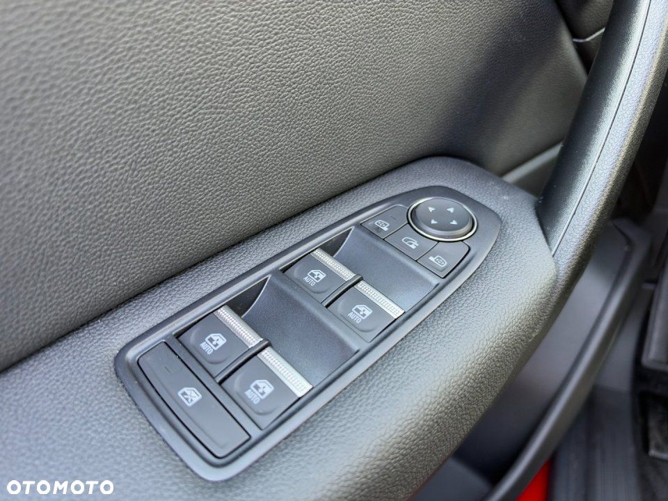 Mitsubishi Grandis - 25