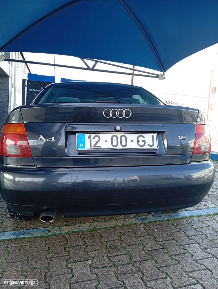 Audi A4 1.6 Confort - 6