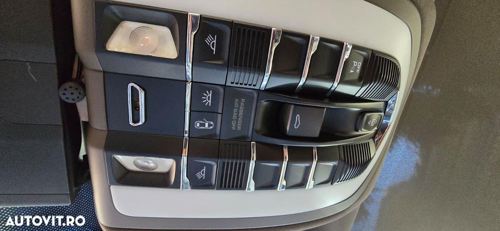 Porsche Cayenne - 11