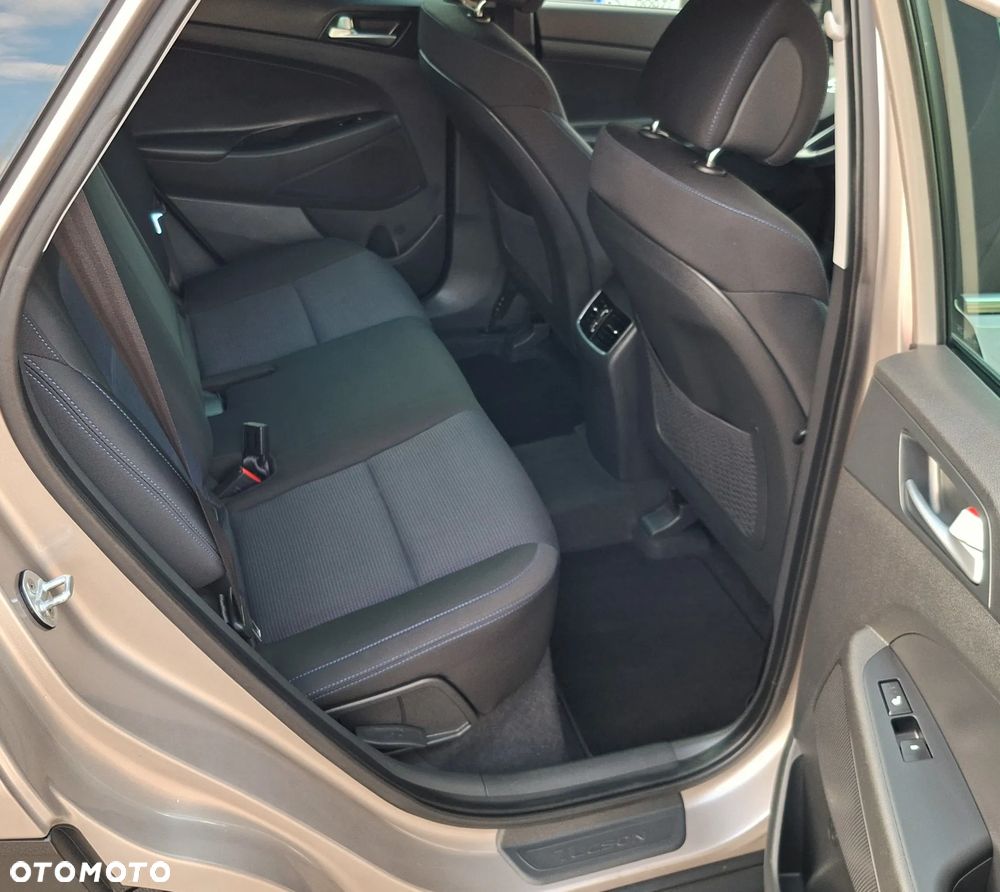 Hyundai Tucson 2.0 CRDI 2WD Style - 22