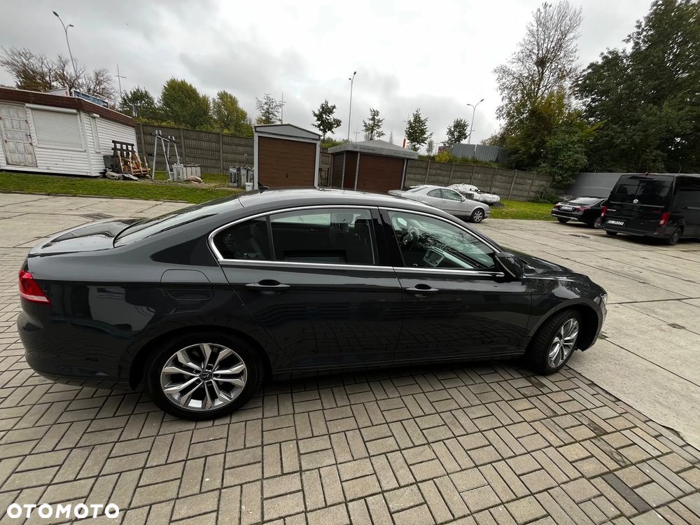Volkswagen Passat - 12