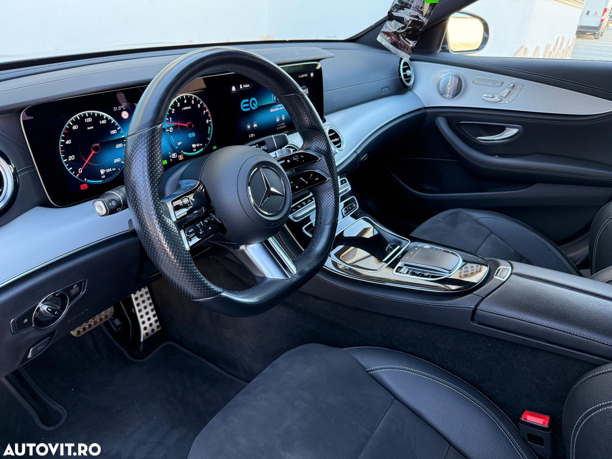 Mercedes-Benz E 300 T 9G-TRONIC AMG Line - 4