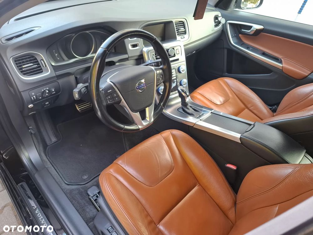 Volvo S60 T6 AWD Momentum - 11