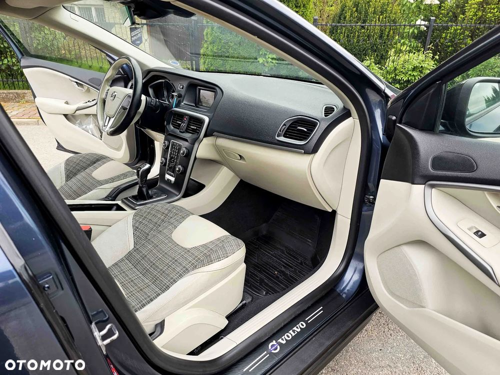 Volvo V40 Cross Country D2 Pro - 25