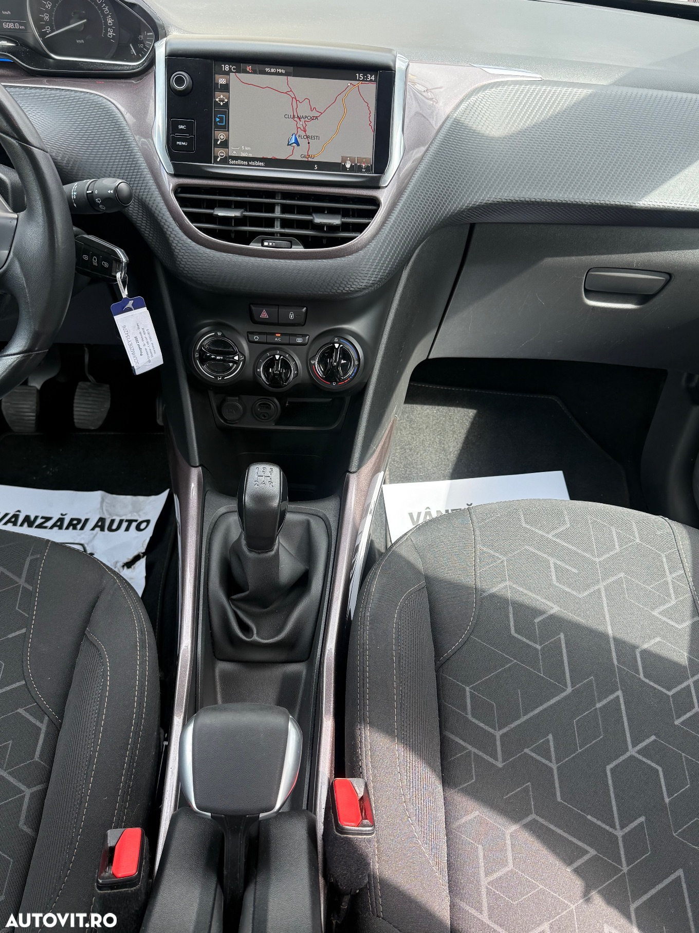 Peugeot 2008 1.2 L PureTech STT Active - 19