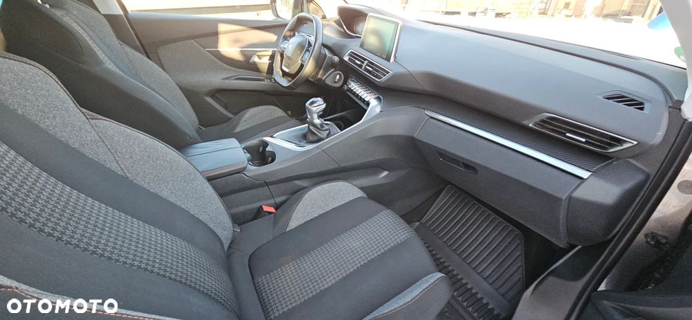 Peugeot 5008 - 15