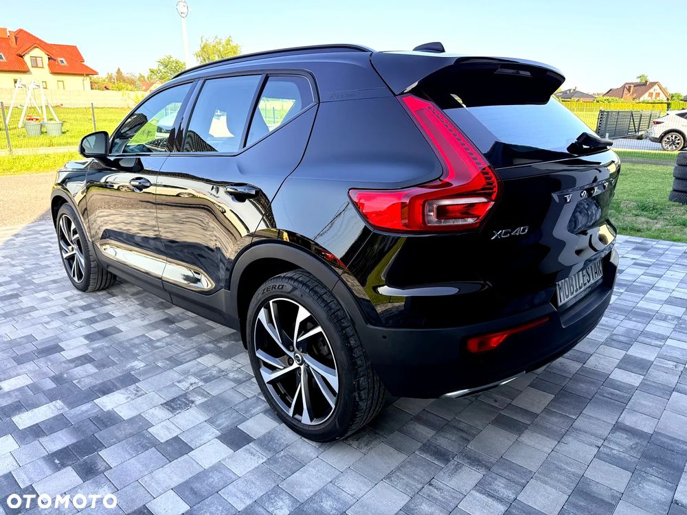 Volvo XC 40 D4 AWD Geartronic R-Design - 31