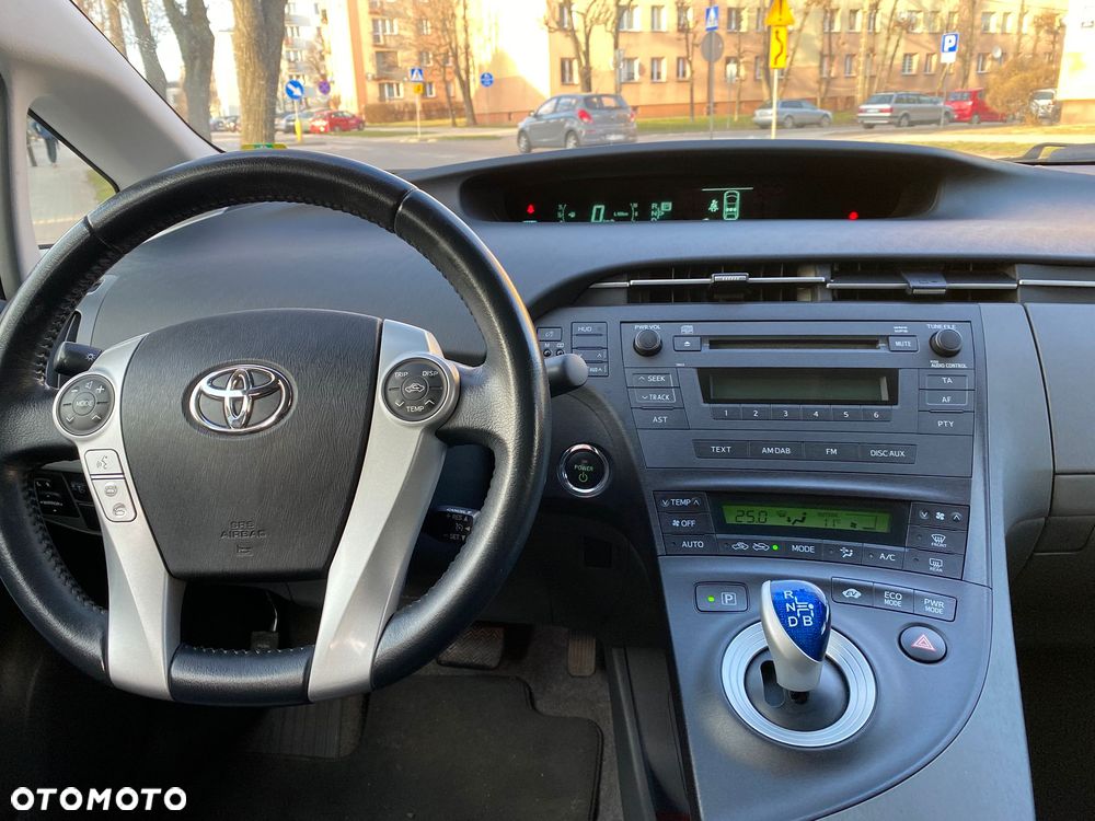 Toyota Prius (Hybrid) Comfort - 8