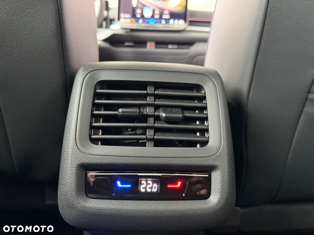 Volkswagen T-Roc 1.5 eTSI R-Line DSG - 13