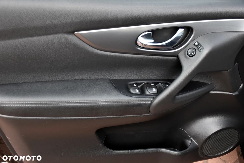 Nissan Qashqai 1.3 DIG-T N-Connecta - 18