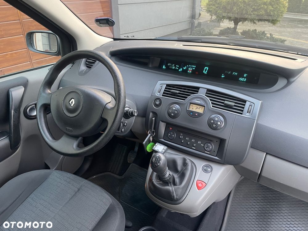 Renault Scenic 1.6 16V Family - 13